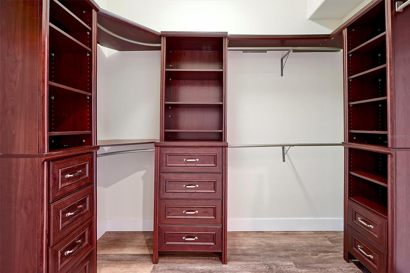 Image 25 of 56 For 231 Lakay Place