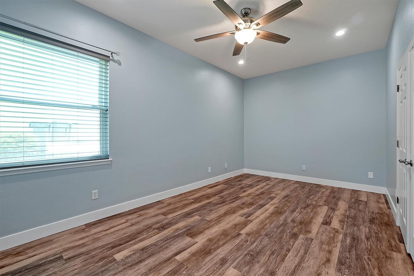 Image 26 of 56 For 231 Lakay Place