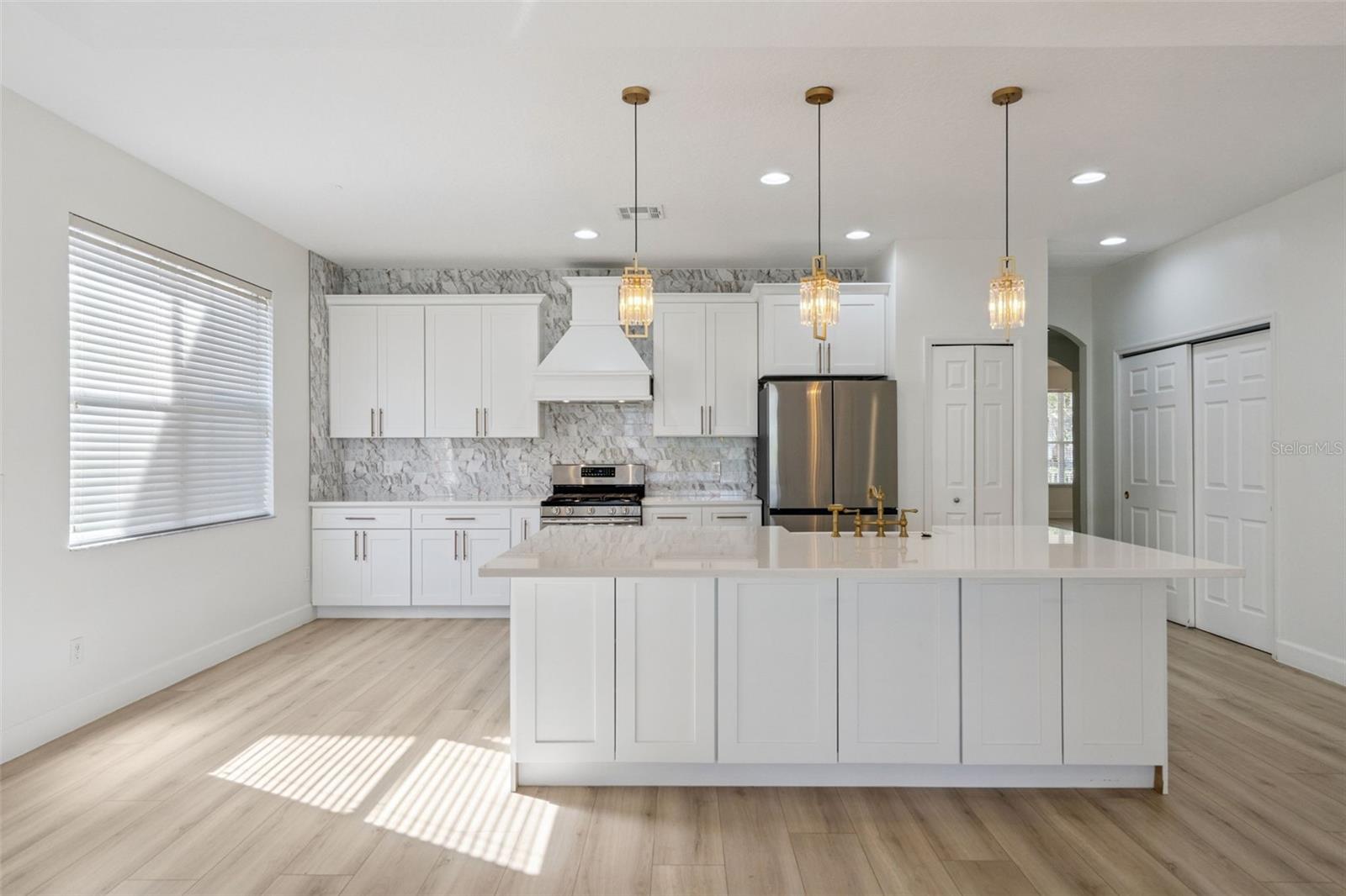 Image 13 of 91 For 14255 Sonco Avenue