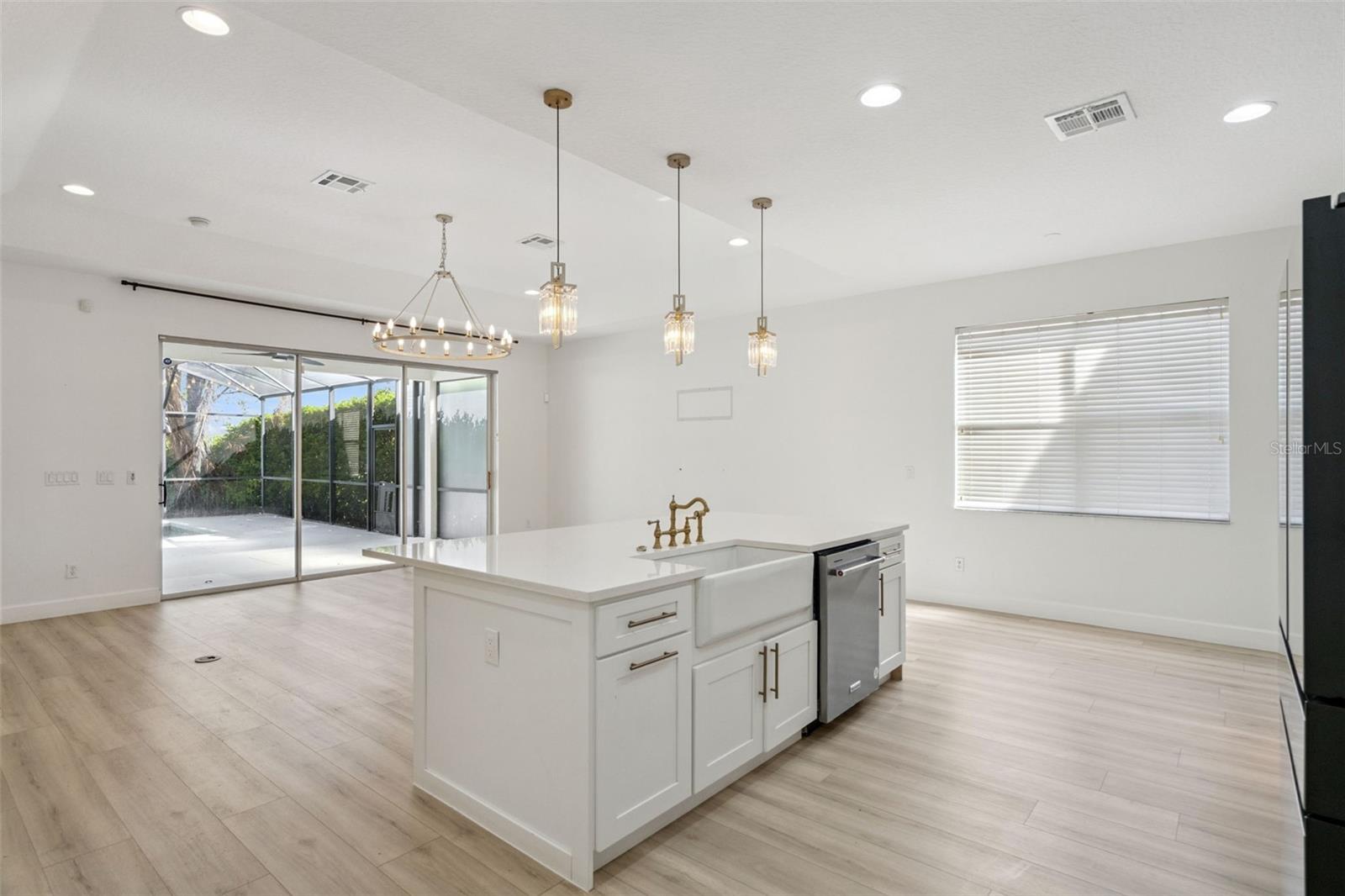 Image 16 of 91 For 14255 Sonco Avenue