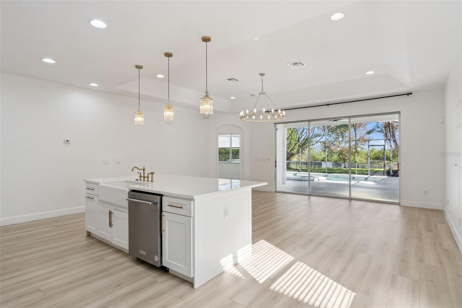 Image 18 of 91 For 14255 Sonco Avenue