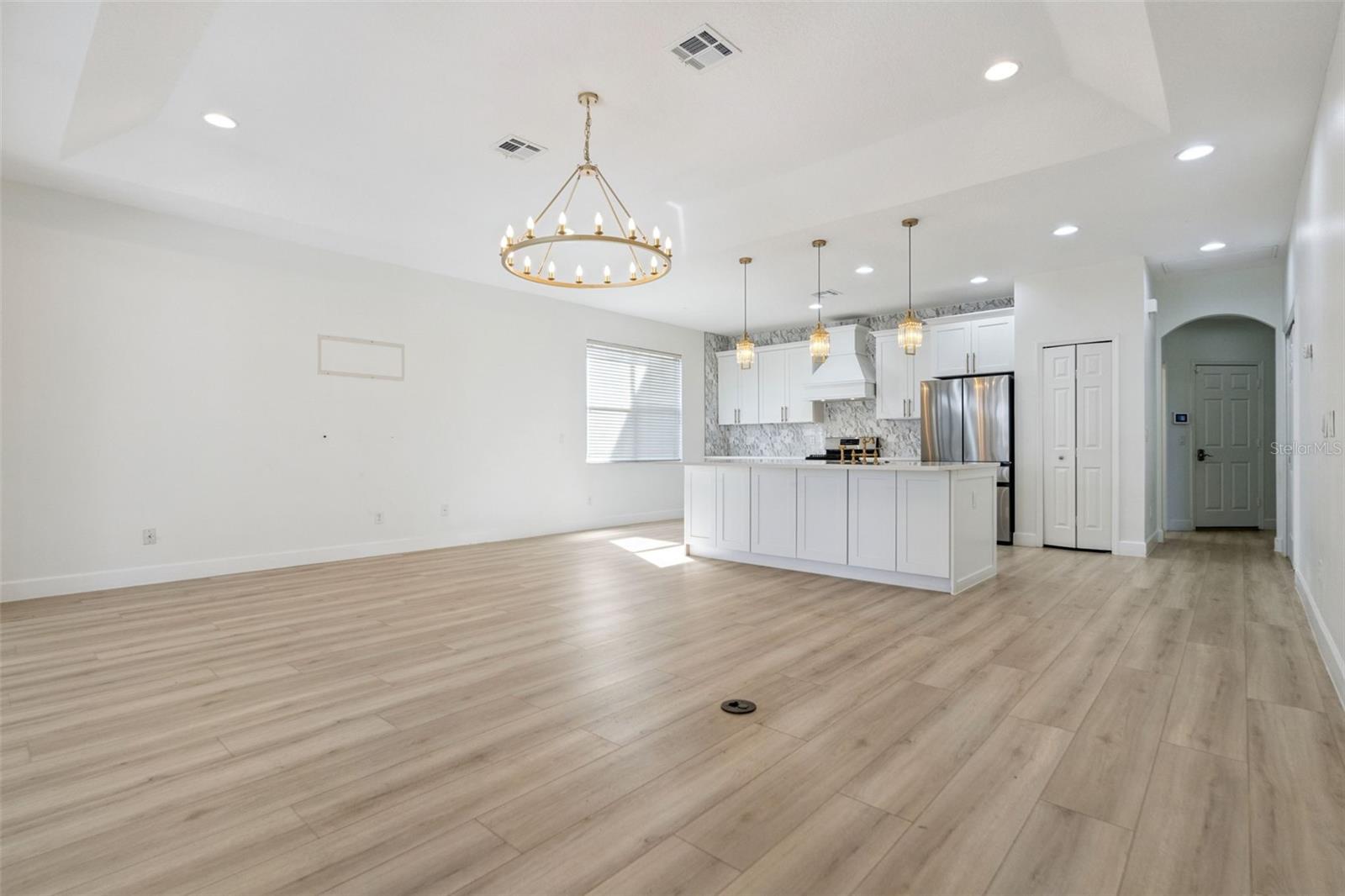 Image 19 of 91 For 14255 Sonco Avenue