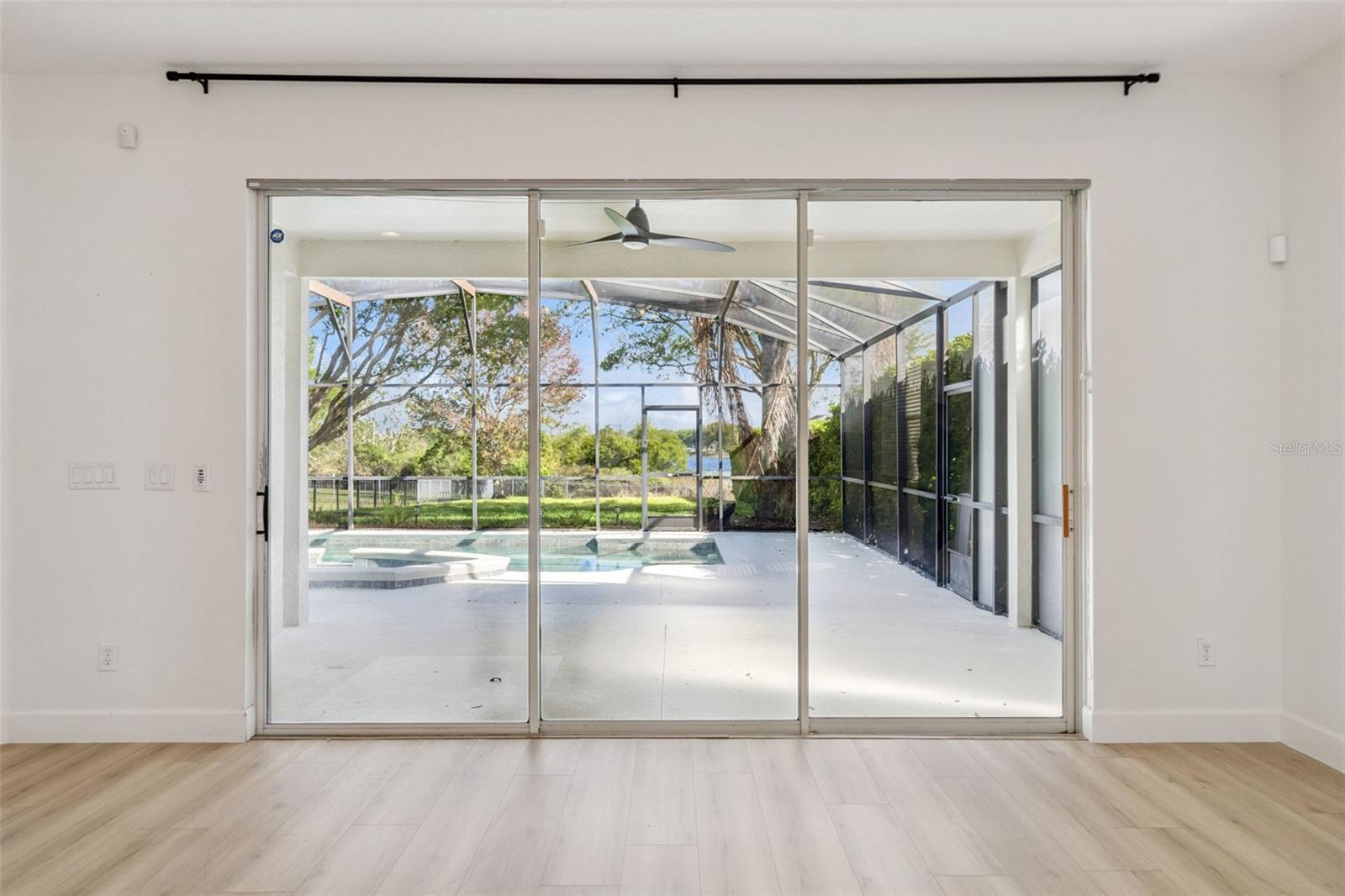 Image 22 of 91 For 14255 Sonco Avenue