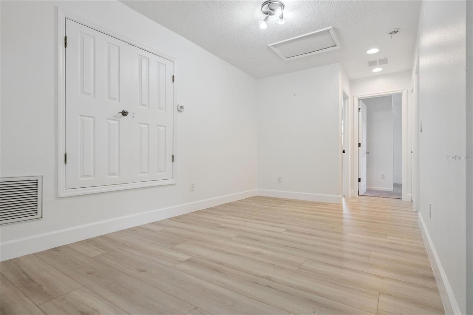 Image 31 of 91 For 14255 Sonco Avenue