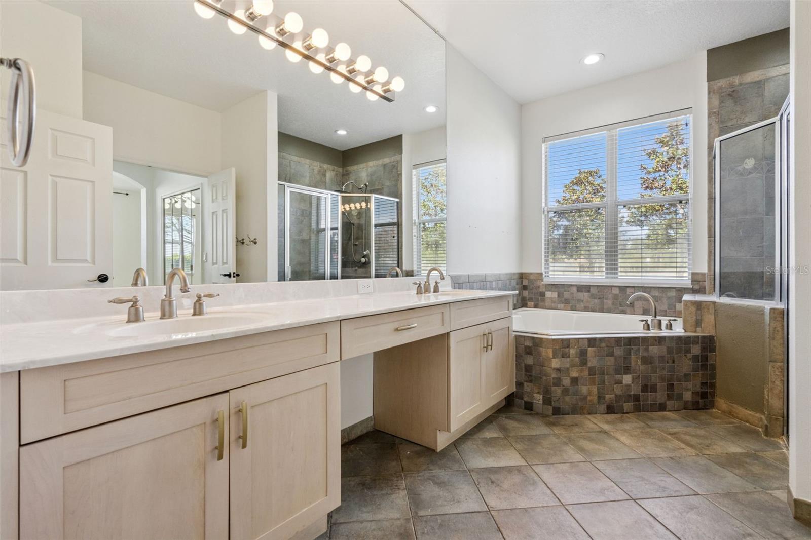 Image 42 of 91 For 14255 Sonco Avenue