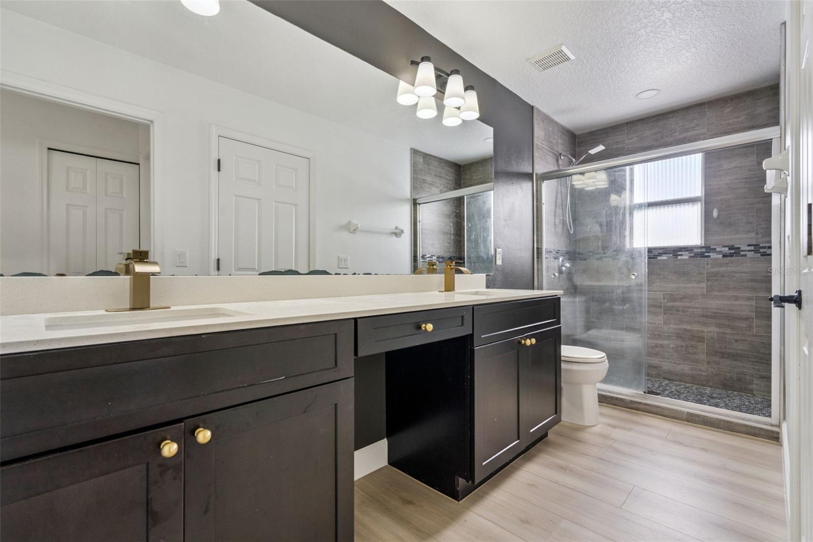 Image 44 of 91 For 14255 Sonco Avenue