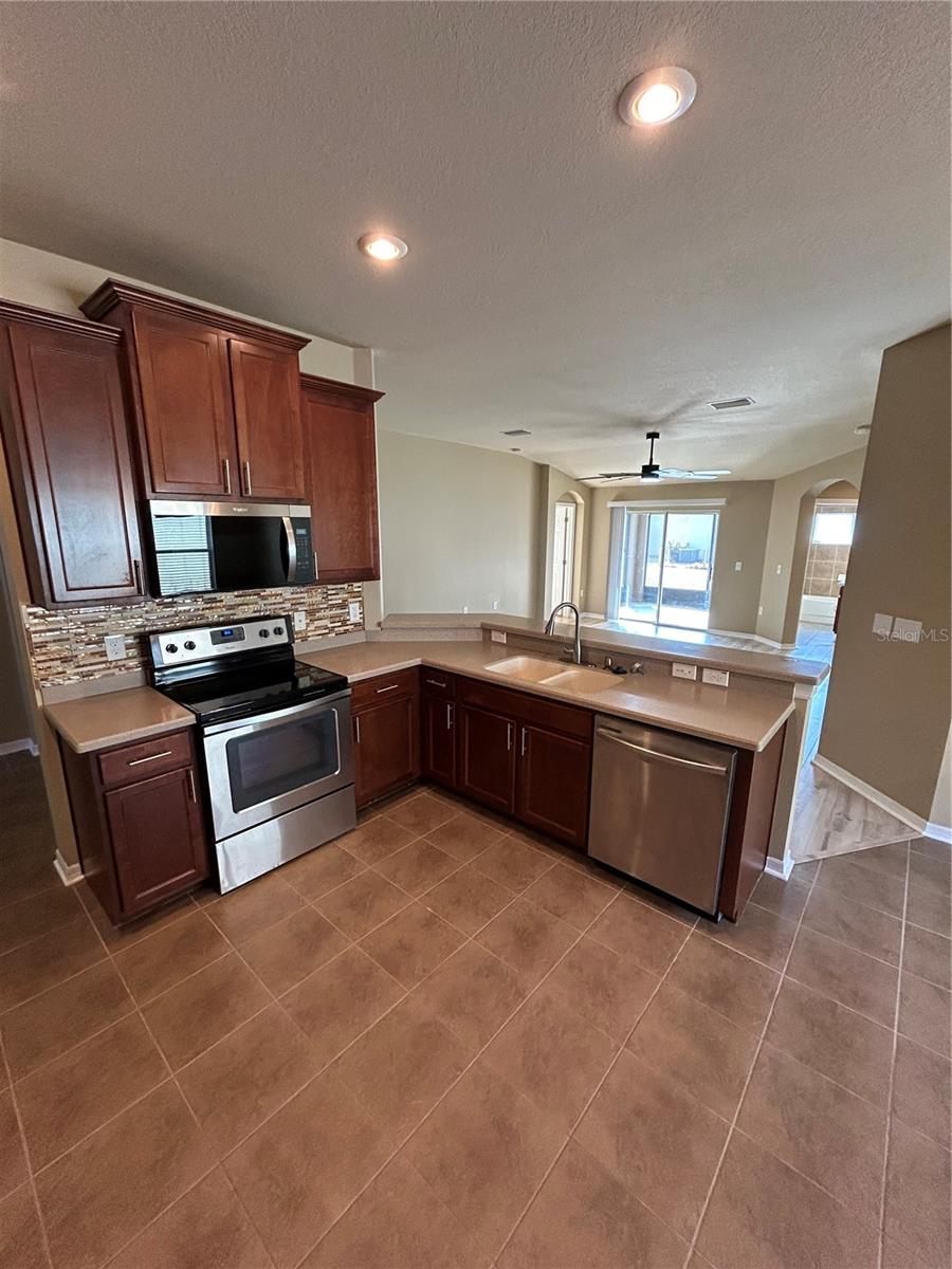 Image 9 of 25 For 11543 Tangle Creek Boulevard