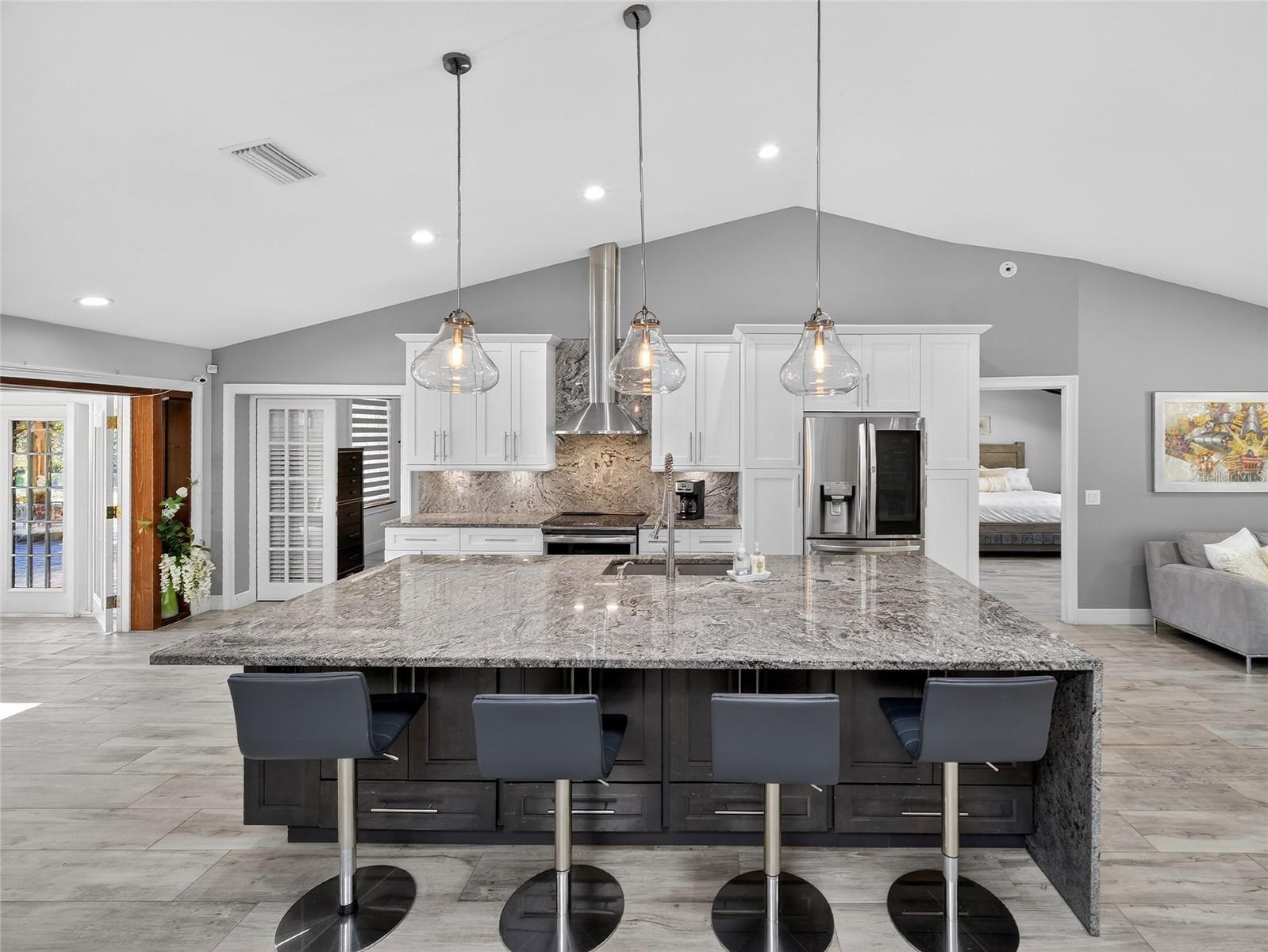 Image 24 of 100 For 1184 Laura Street