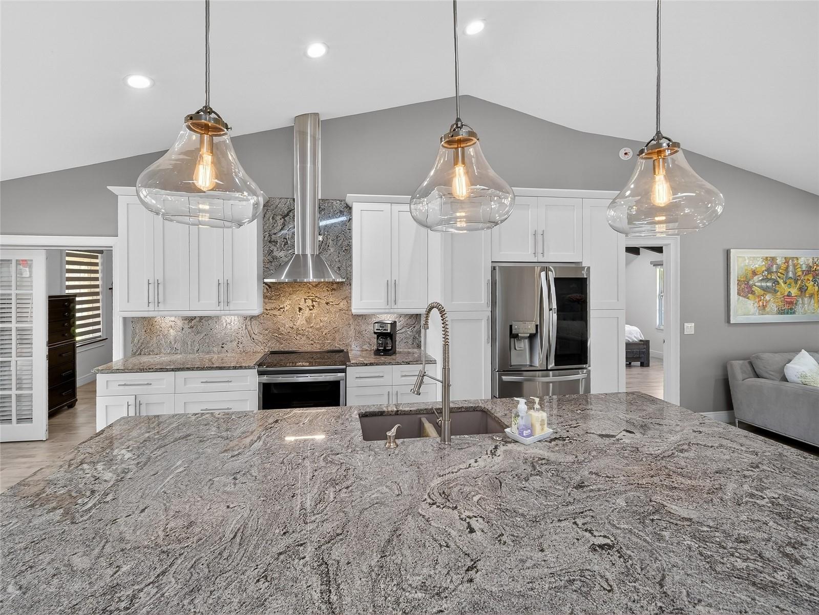 Image 25 of 100 For 1184 Laura Street