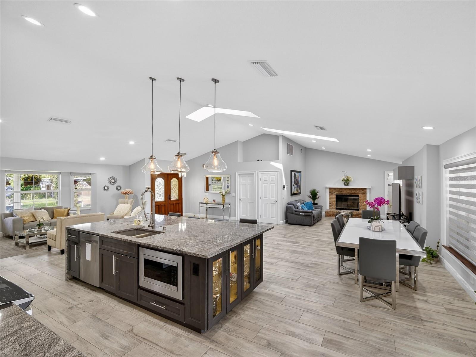 Image 27 of 100 For 1184 Laura Street