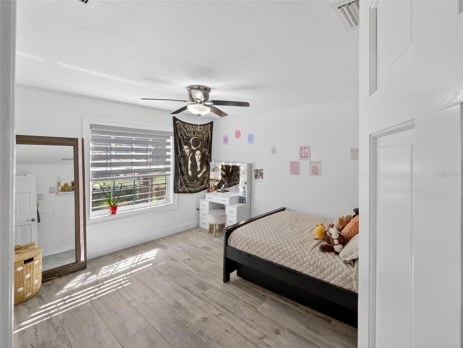 Image 38 of 100 For 1184 Laura Street