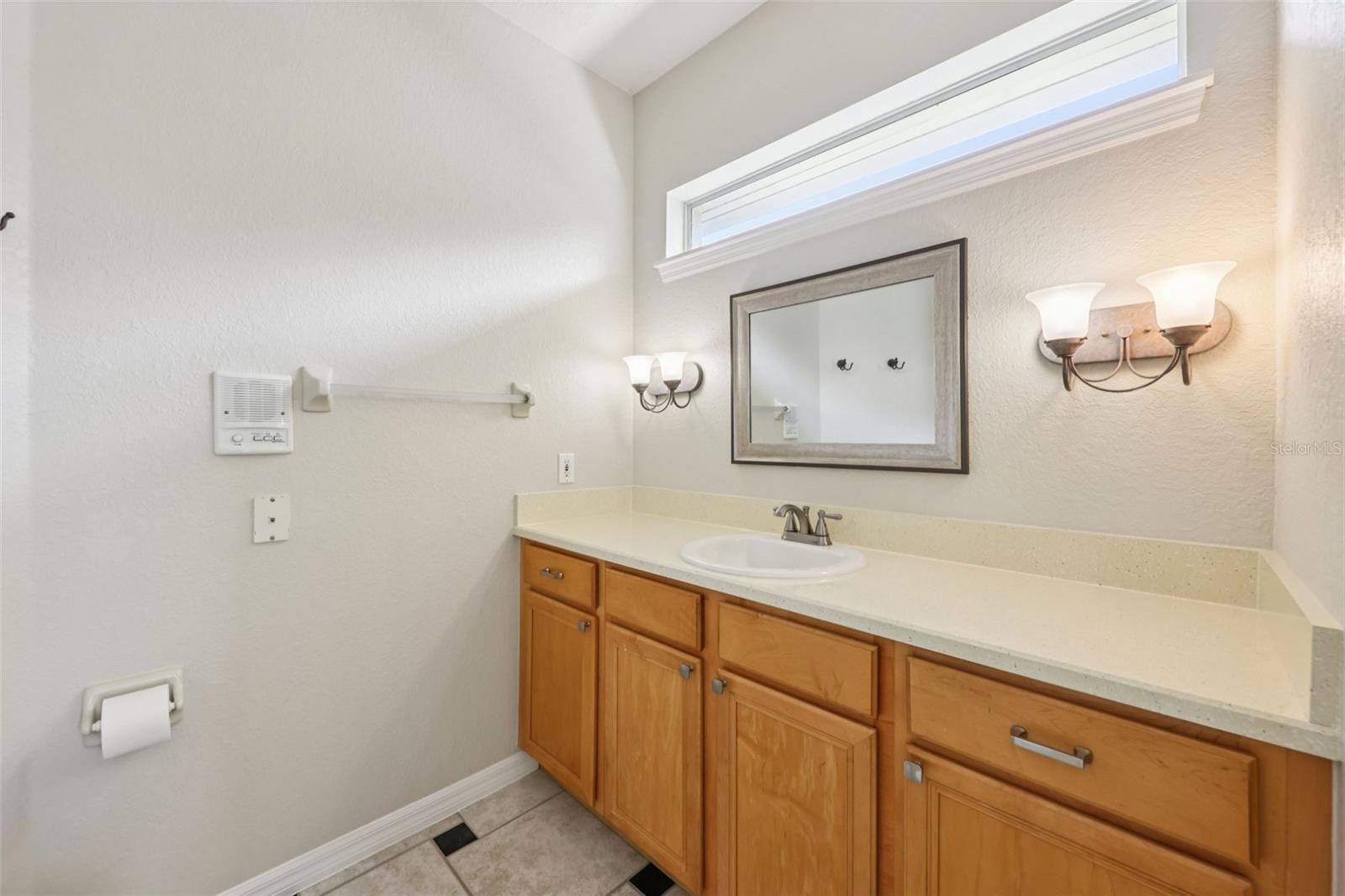 Image 22 of 73 For 20421 Netherland Street