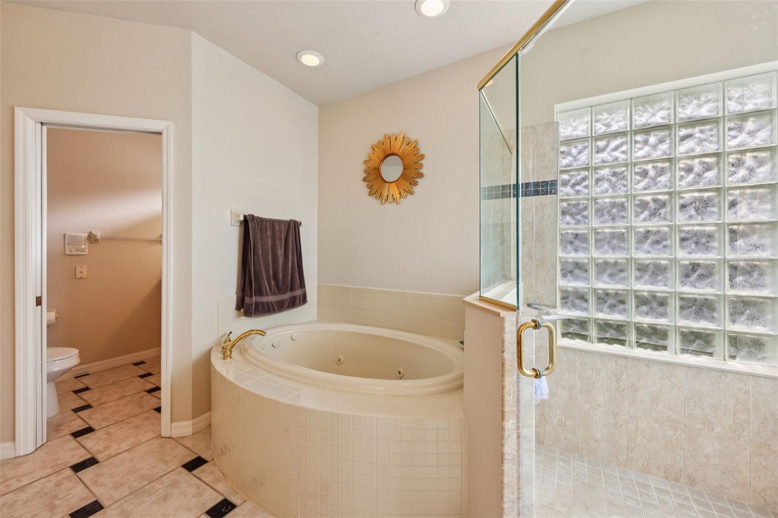 Image 23 of 73 For 20421 Netherland Street