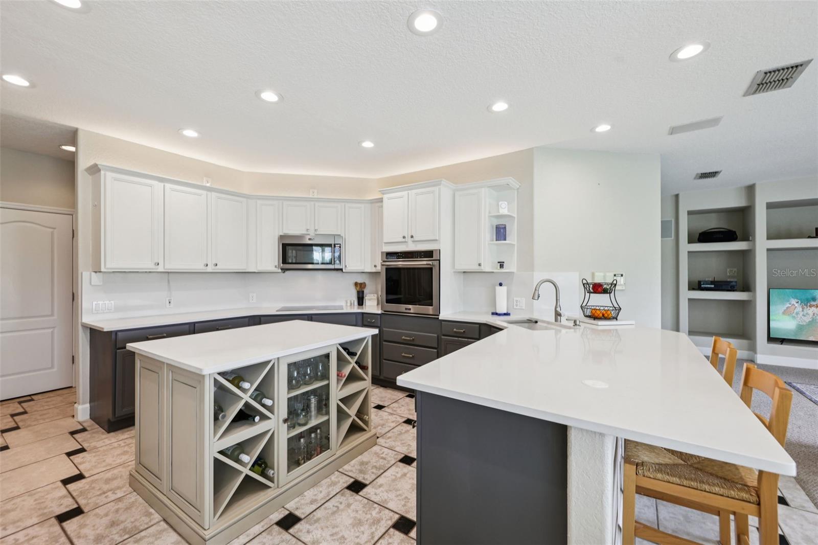 Image 27 of 73 For 20421 Netherland Street