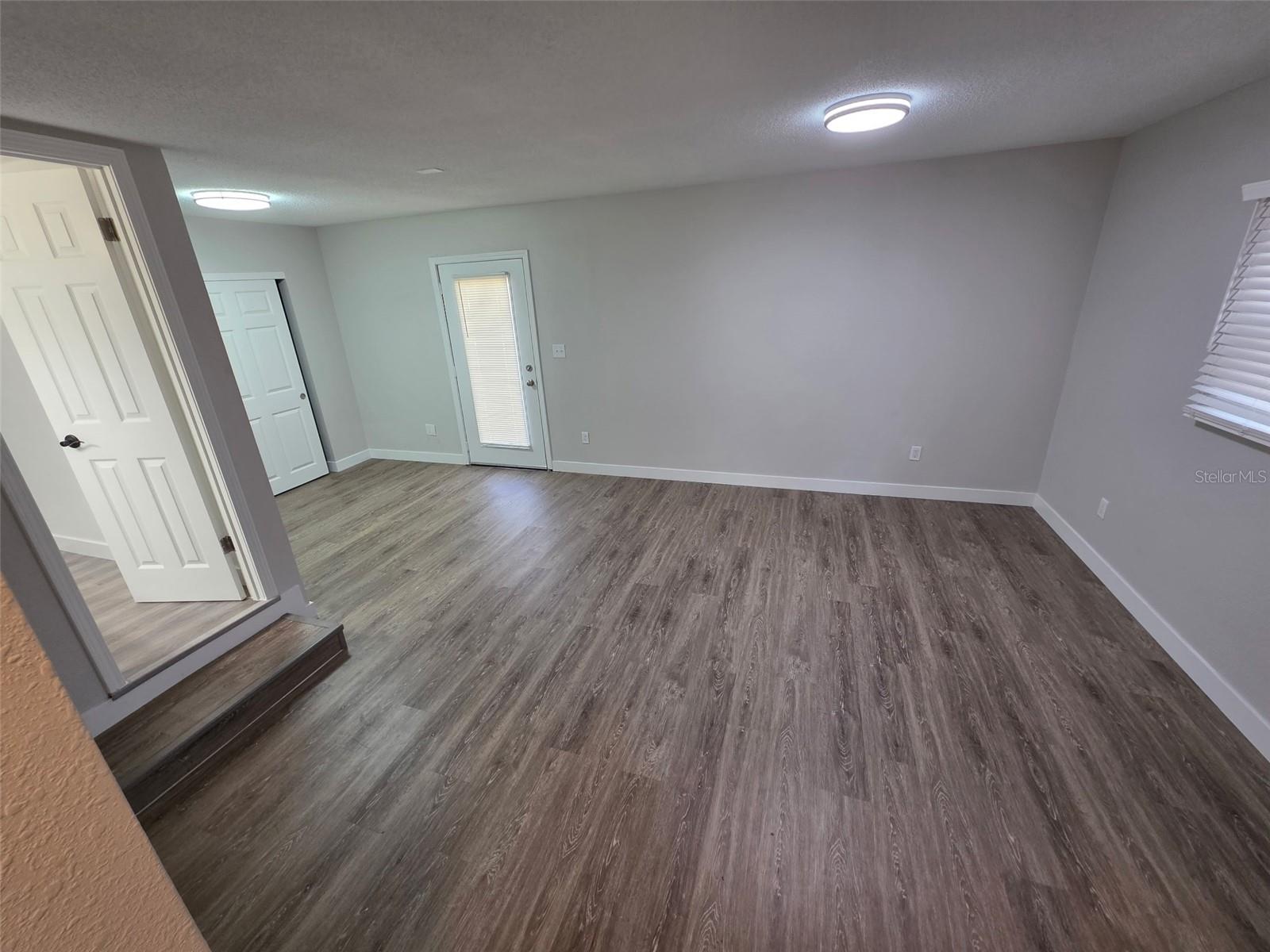 Image 12 of 22 For 410 Moseley Avenue