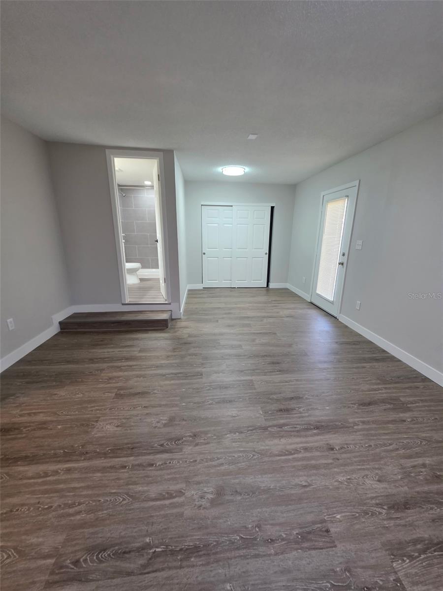 Image 13 of 22 For 410 Moseley Avenue