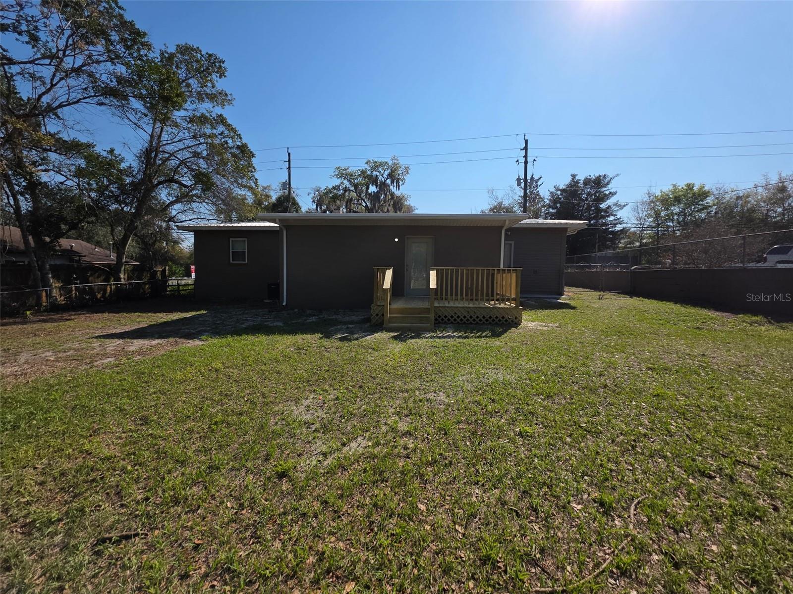 Image 18 of 22 For 410 Moseley Avenue