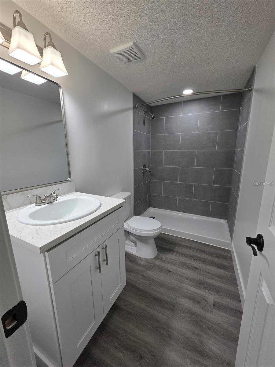 Image 6 of 22 For 410 Moseley Avenue