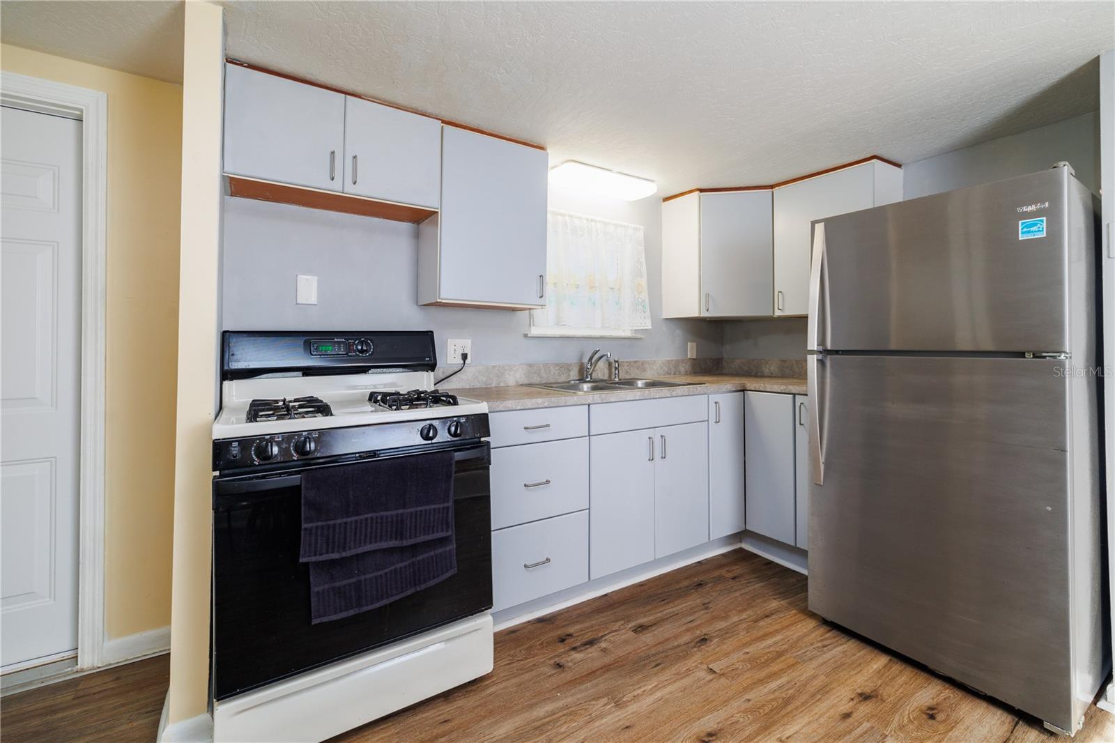 Image 14 of 31 For 412 Osprey Drive