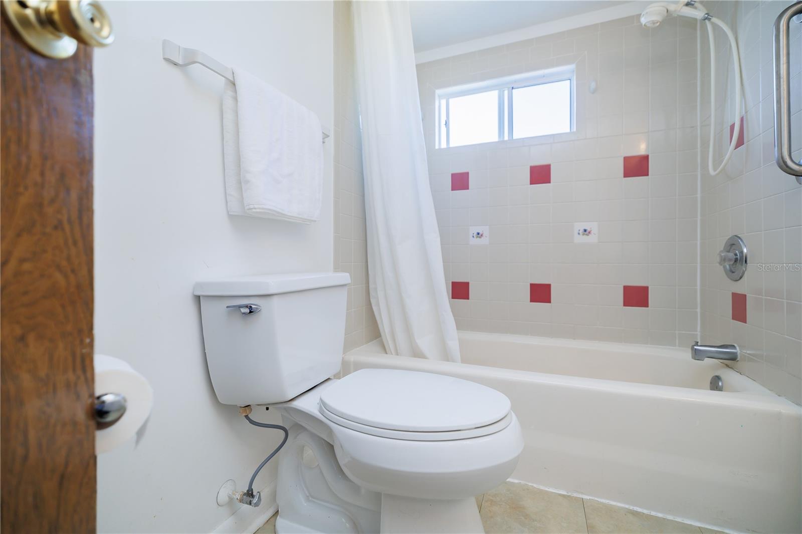 Image 19 of 31 For 412 Osprey Drive