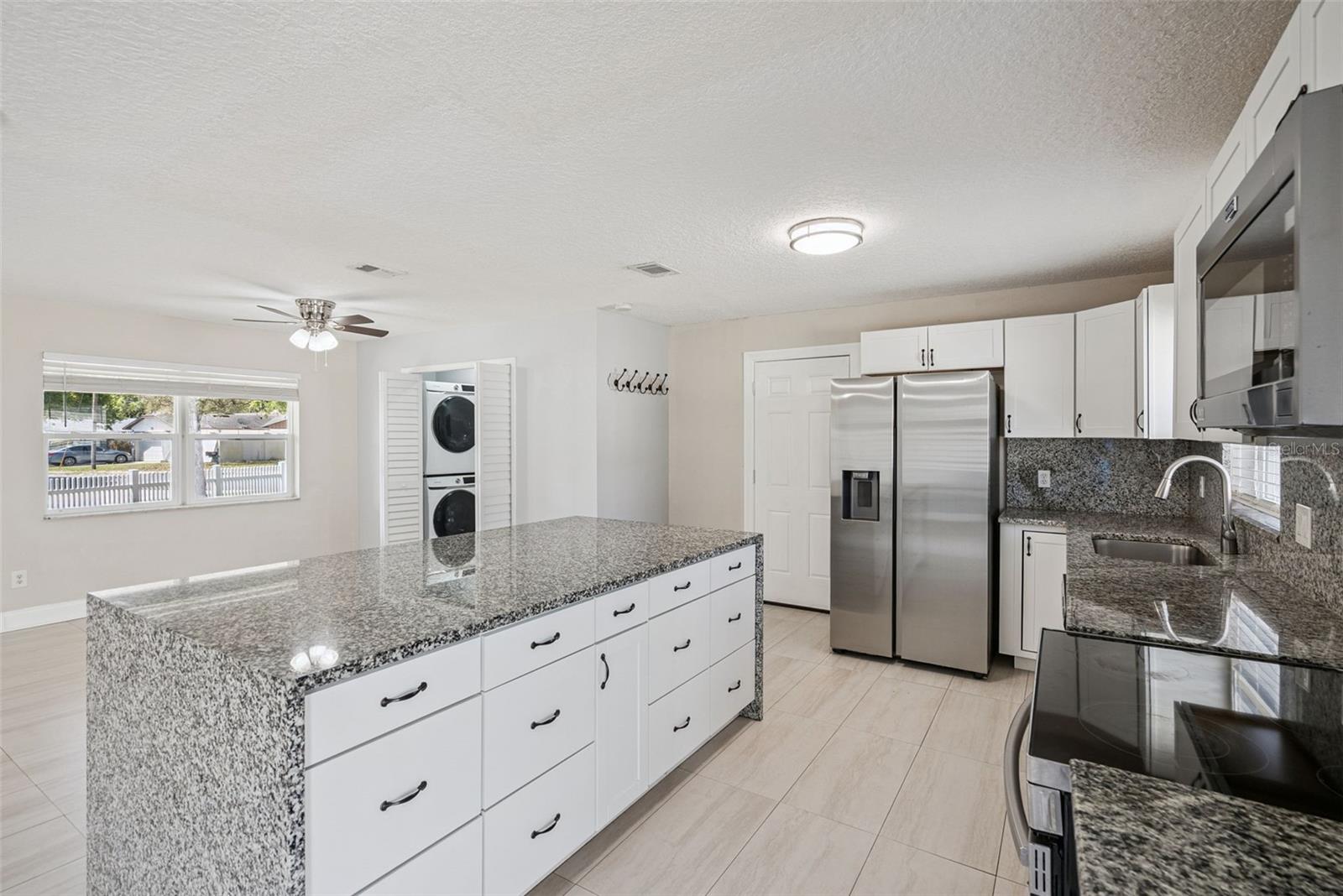 Image 11 of 33 For 236 Plaza Oval