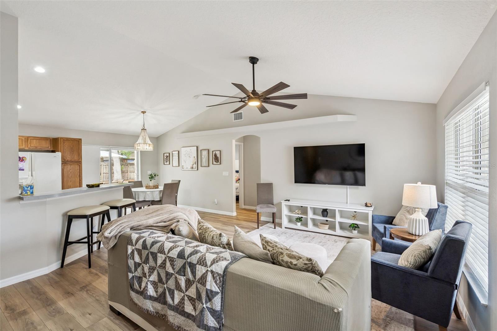 Image 6 of 24 For 165 Quail Oaks Circle