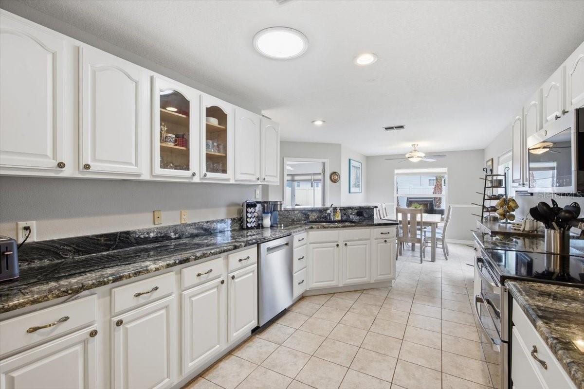 Image 10 of 43 For 601 Sweetwater Way