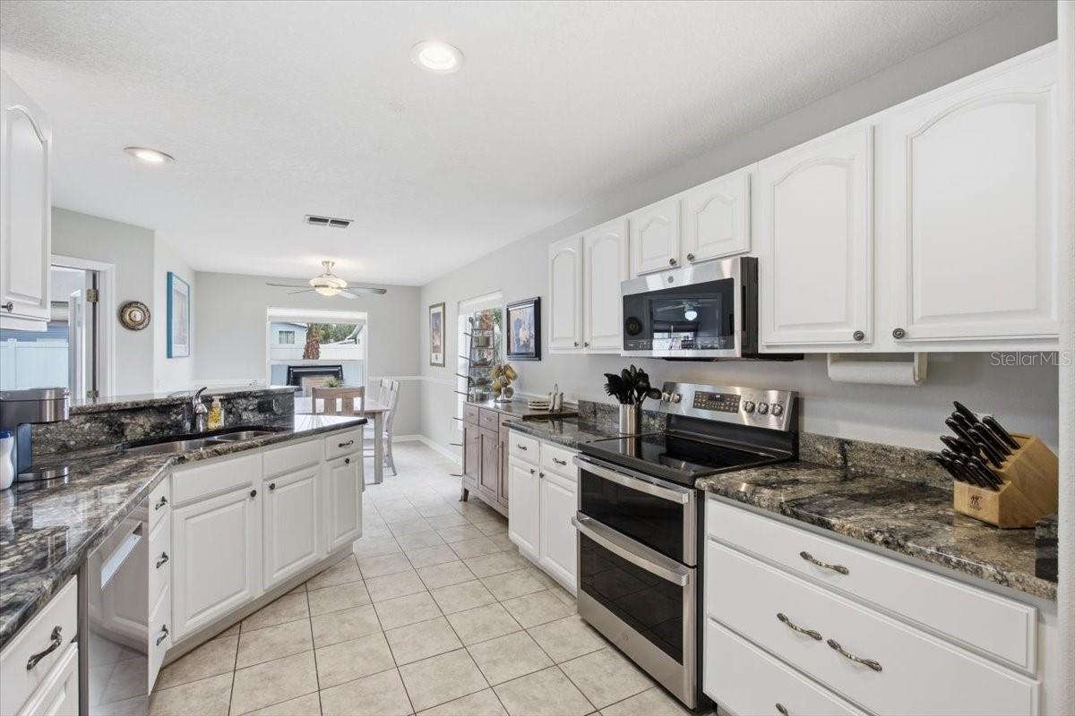 Image 11 of 43 For 601 Sweetwater Way