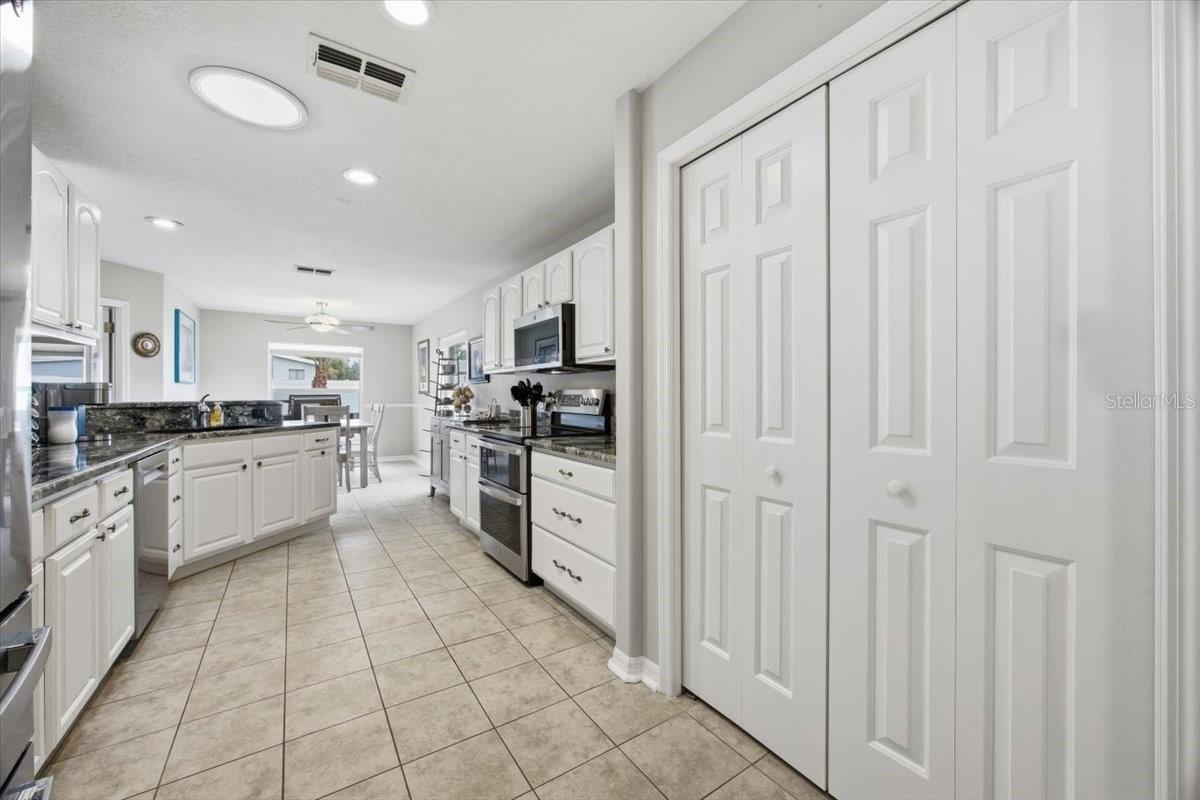 Image 12 of 43 For 601 Sweetwater Way