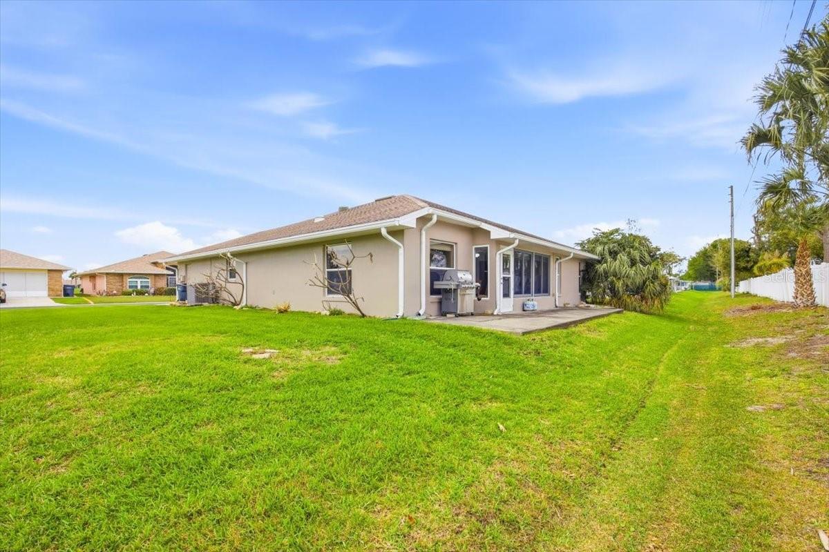 Image 27 of 43 For 601 Sweetwater Way