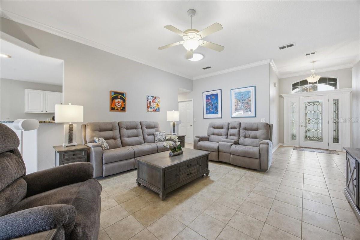 Image 5 of 43 For 601 Sweetwater Way