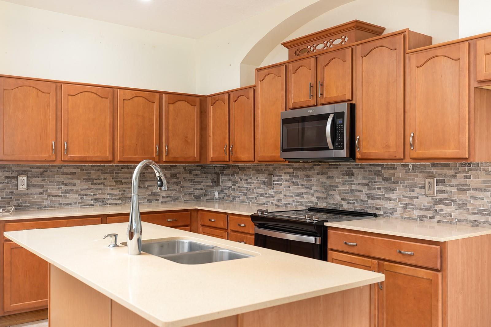 Image 10 of 31 For 13409 Via Roma Circle