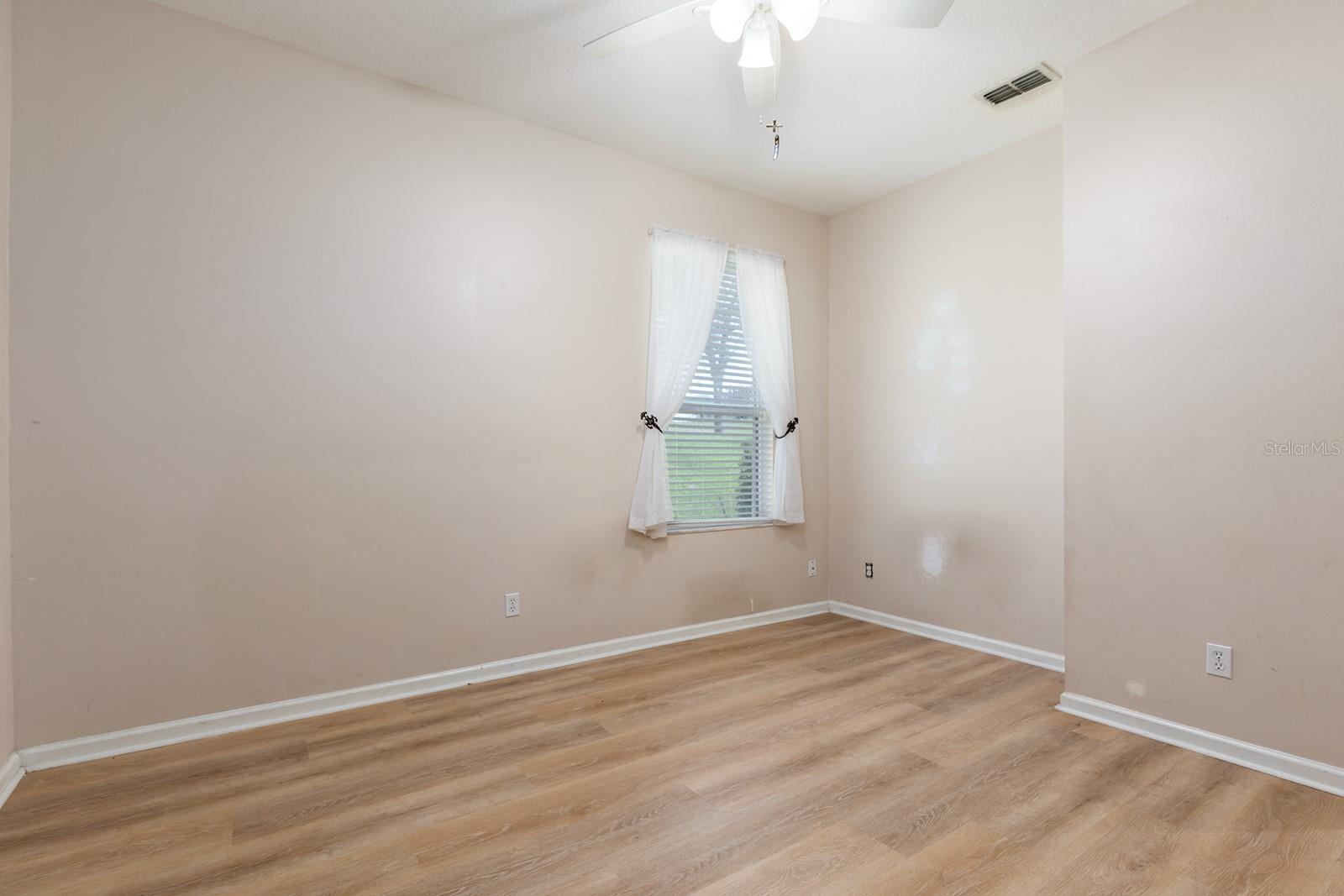 Image 20 of 31 For 13409 Via Roma Circle