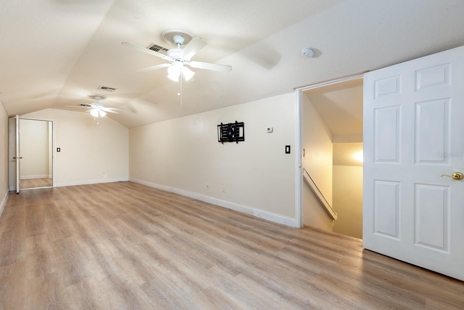 Image 22 of 31 For 13409 Via Roma Circle