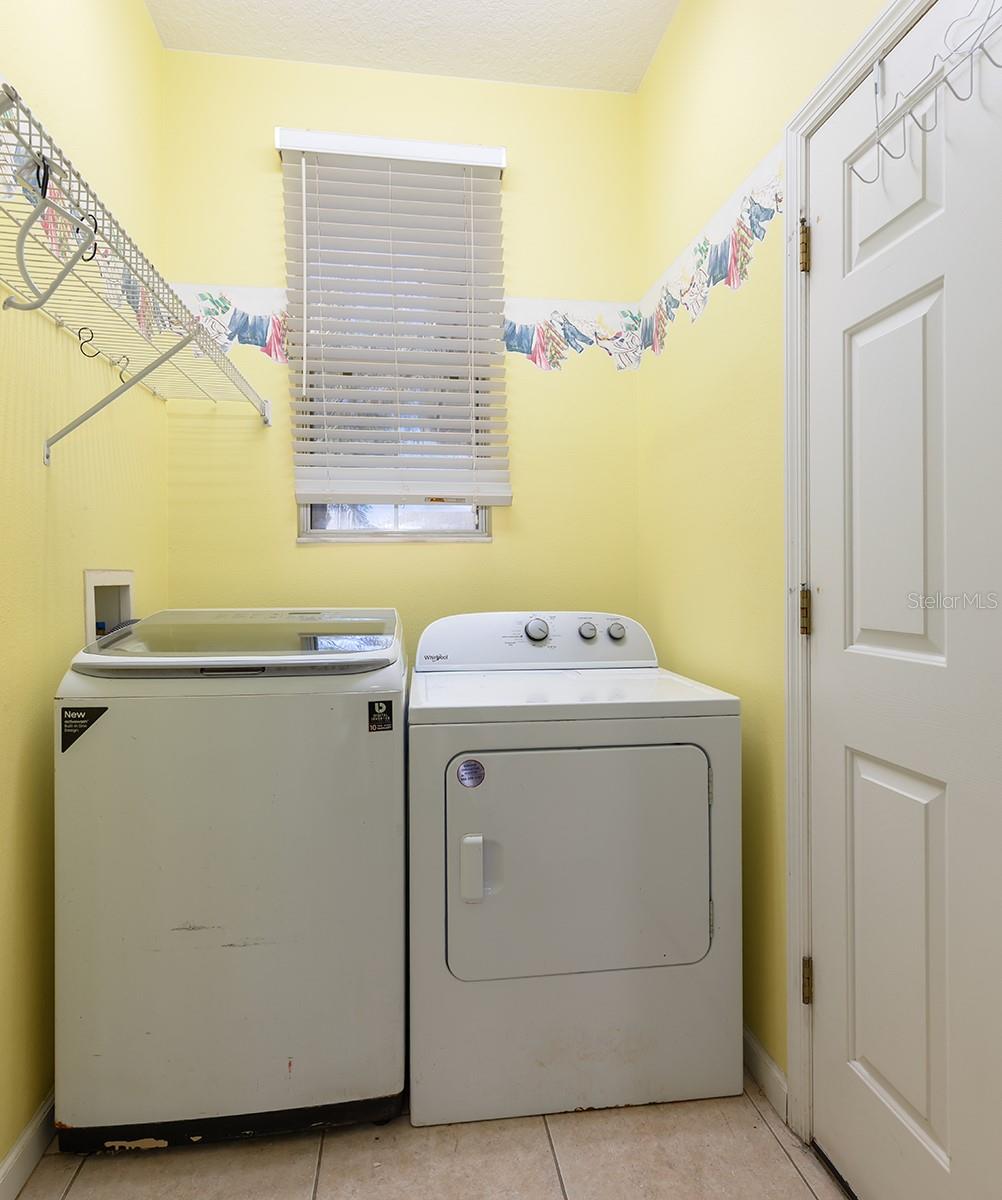 Image 25 of 31 For 13409 Via Roma Circle