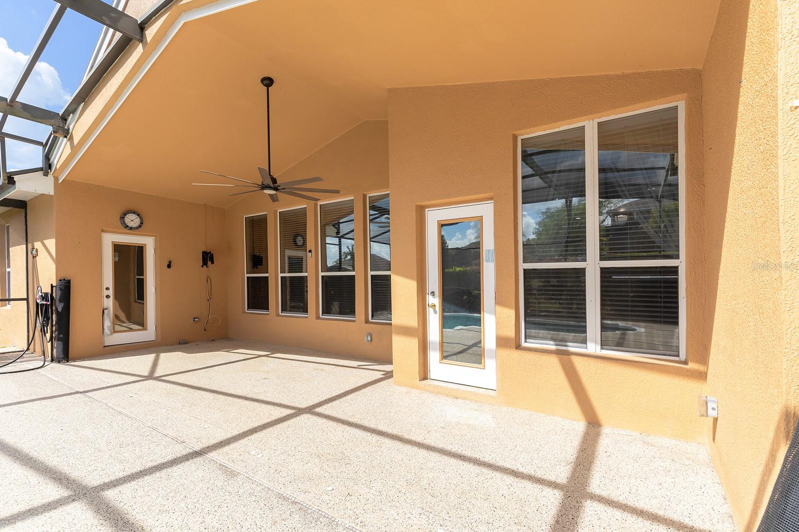 Image 29 of 31 For 13409 Via Roma Circle