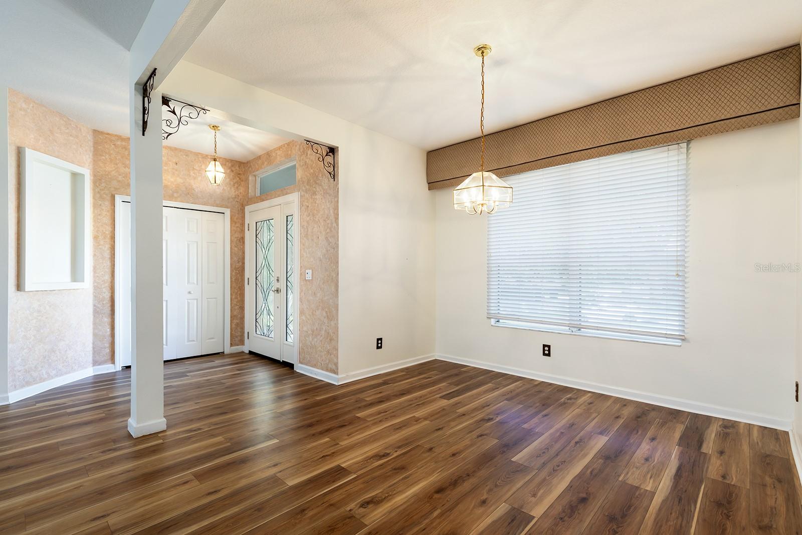 Image 5 of 31 For 13409 Via Roma Circle