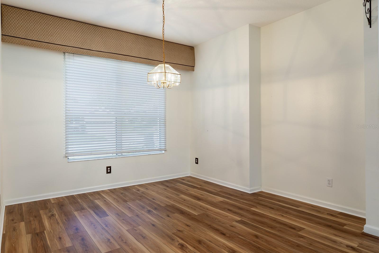 Image 6 of 31 For 13409 Via Roma Circle