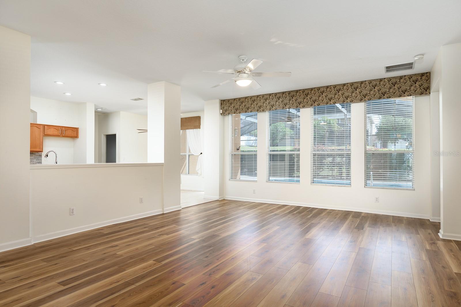 Image 7 of 31 For 13409 Via Roma Circle