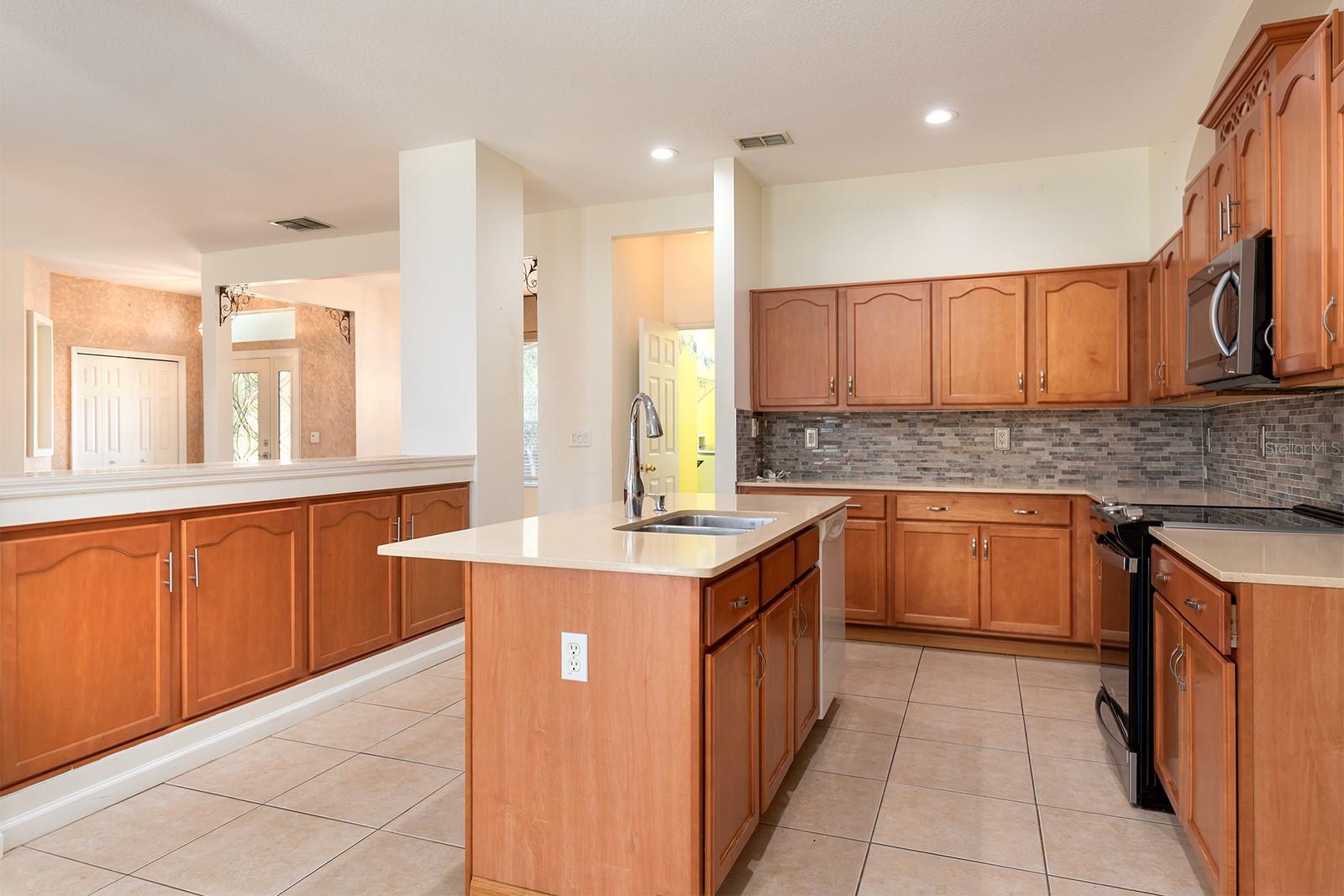 Image 9 of 31 For 13409 Via Roma Circle