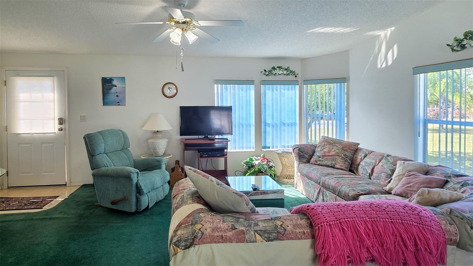 Image 4 of 32 For 306 Buttonwood Court