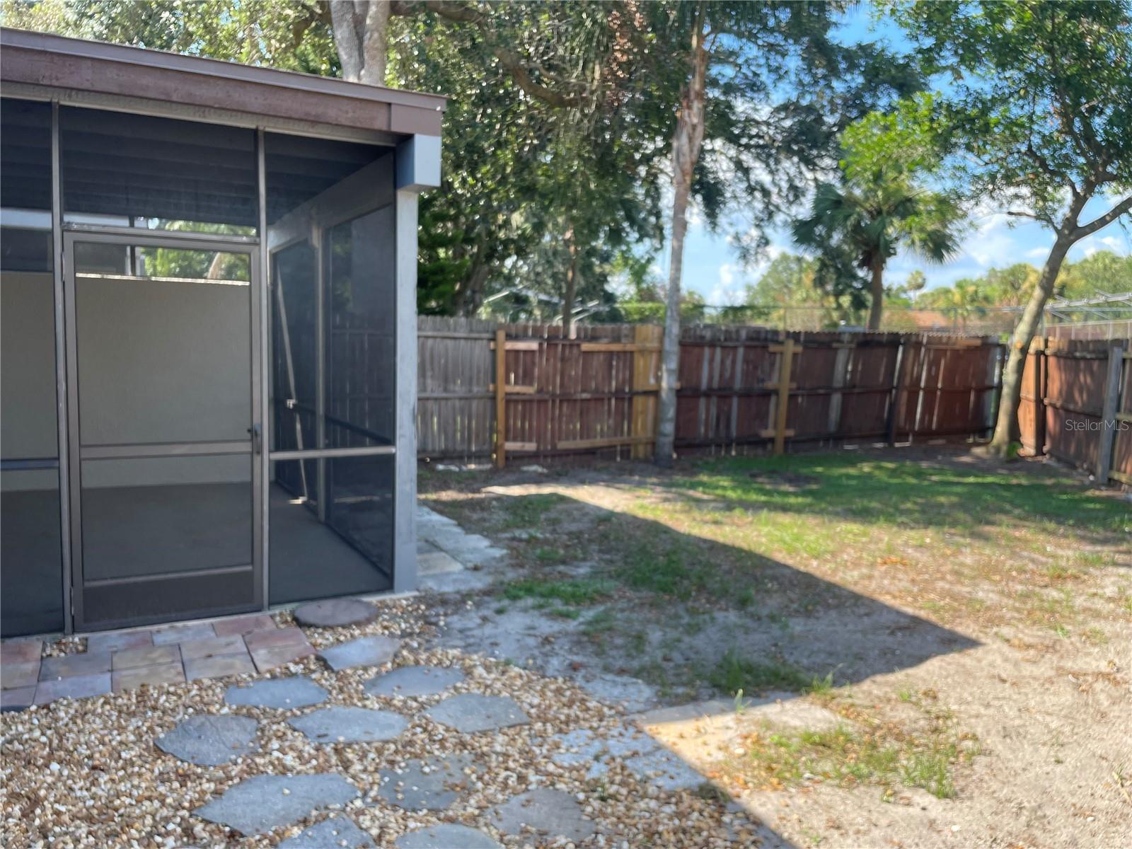 Image 21 of 28 For 2519 Windward Way