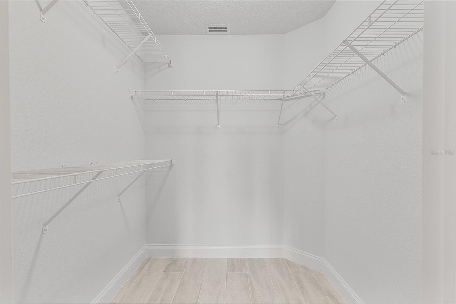 Image 26 of 60 For 1600 Lake Reserve Drive