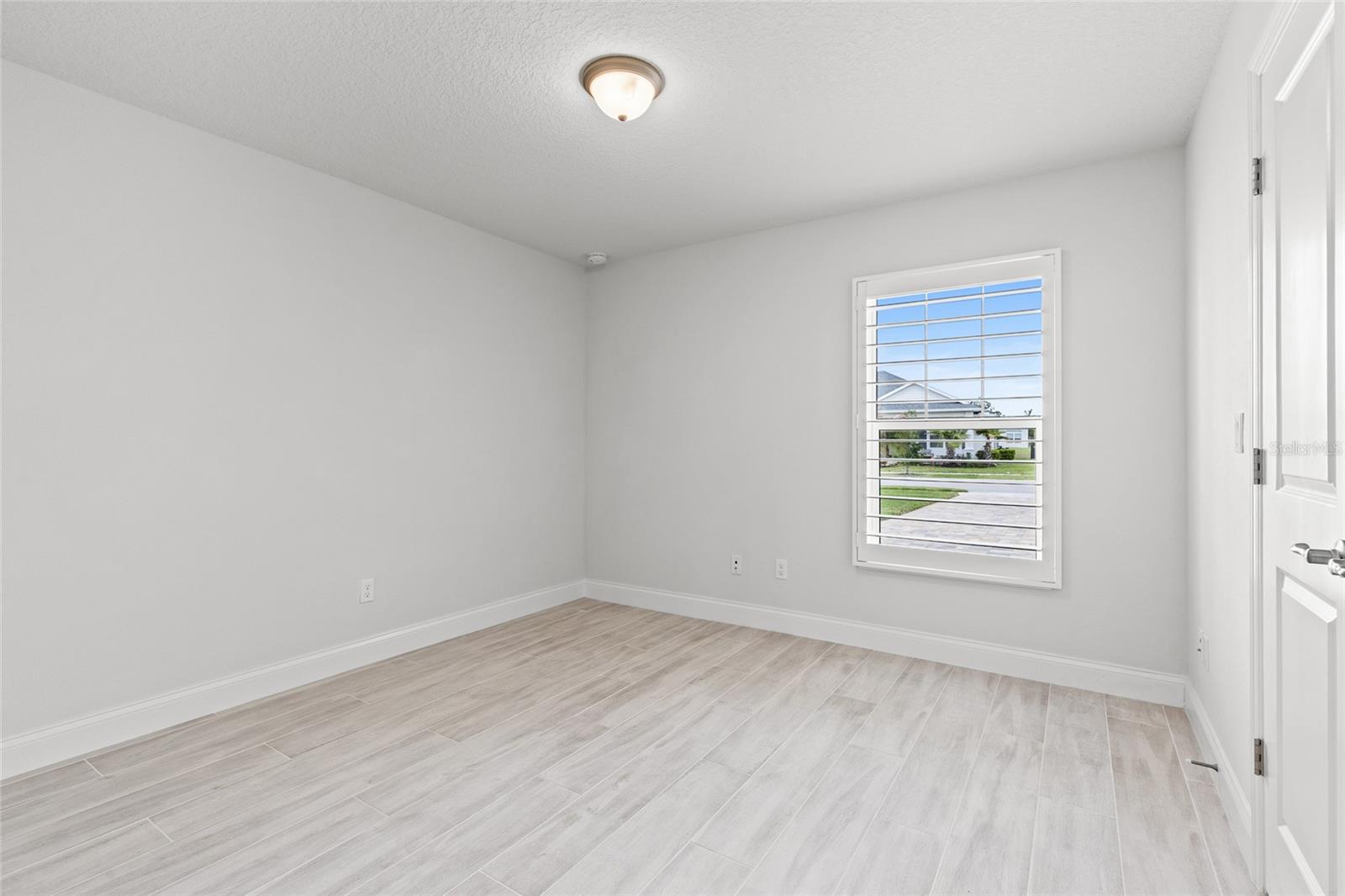 Image 27 of 60 For 1600 Lake Reserve Drive