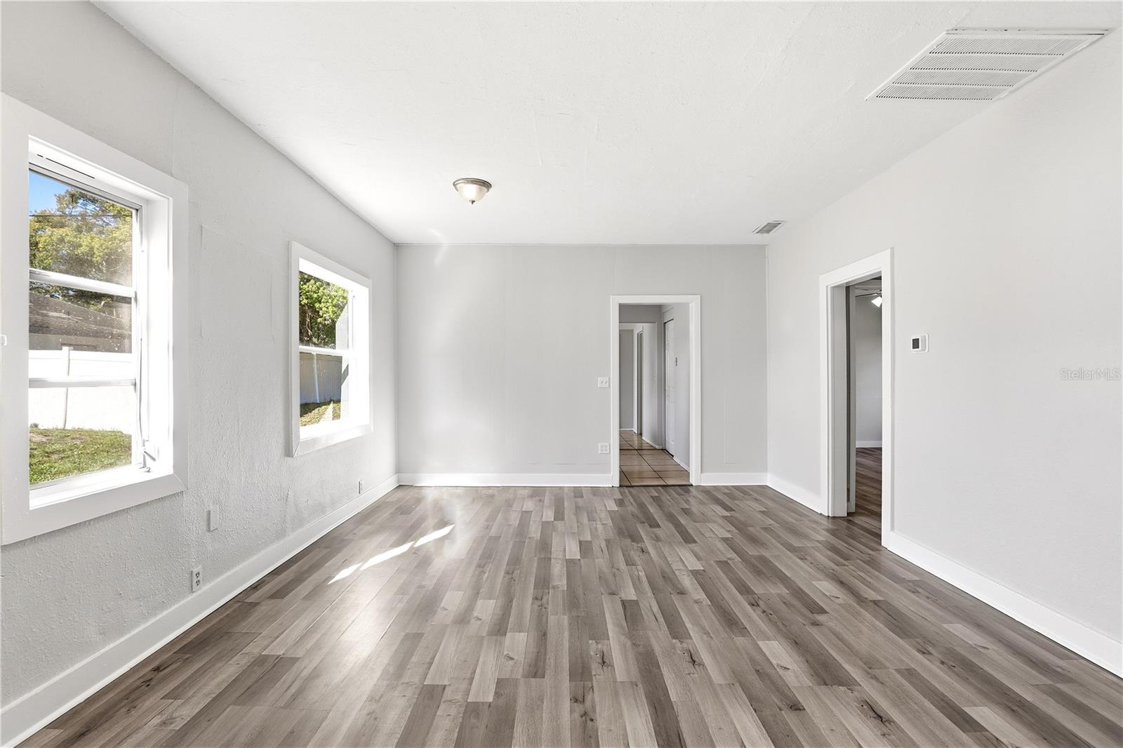 Image 14 of 40 For 918 Shoreview Drive