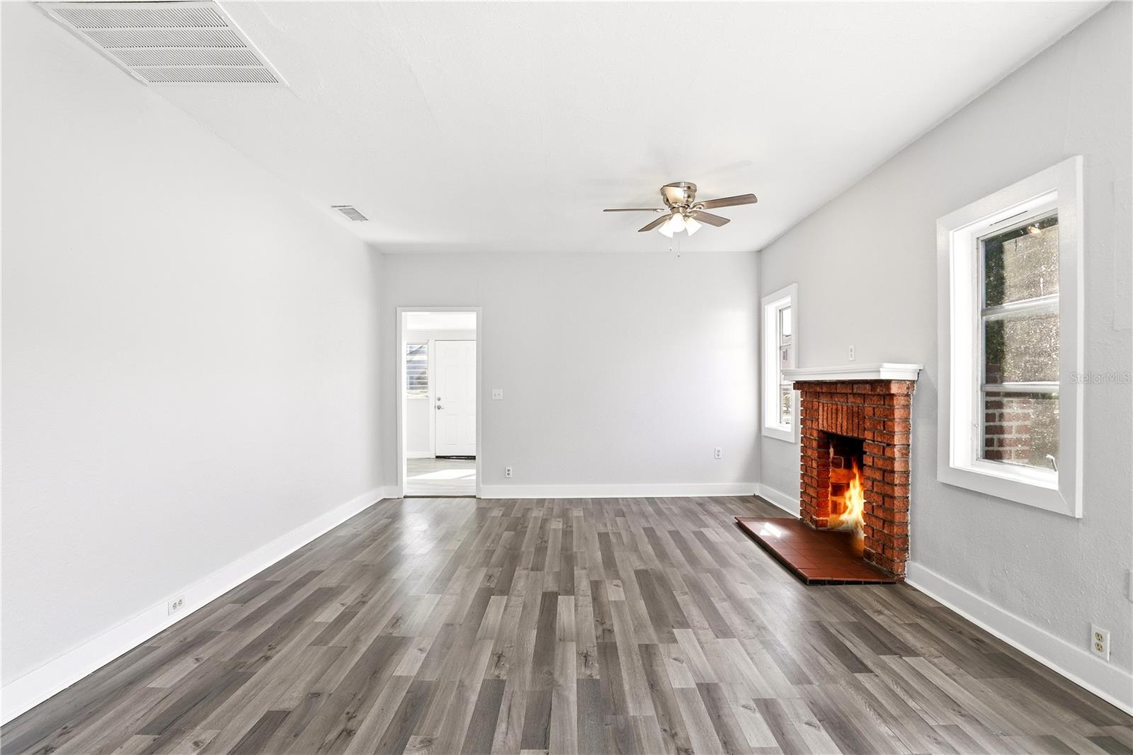 Image 16 of 40 For 918 Shoreview Drive