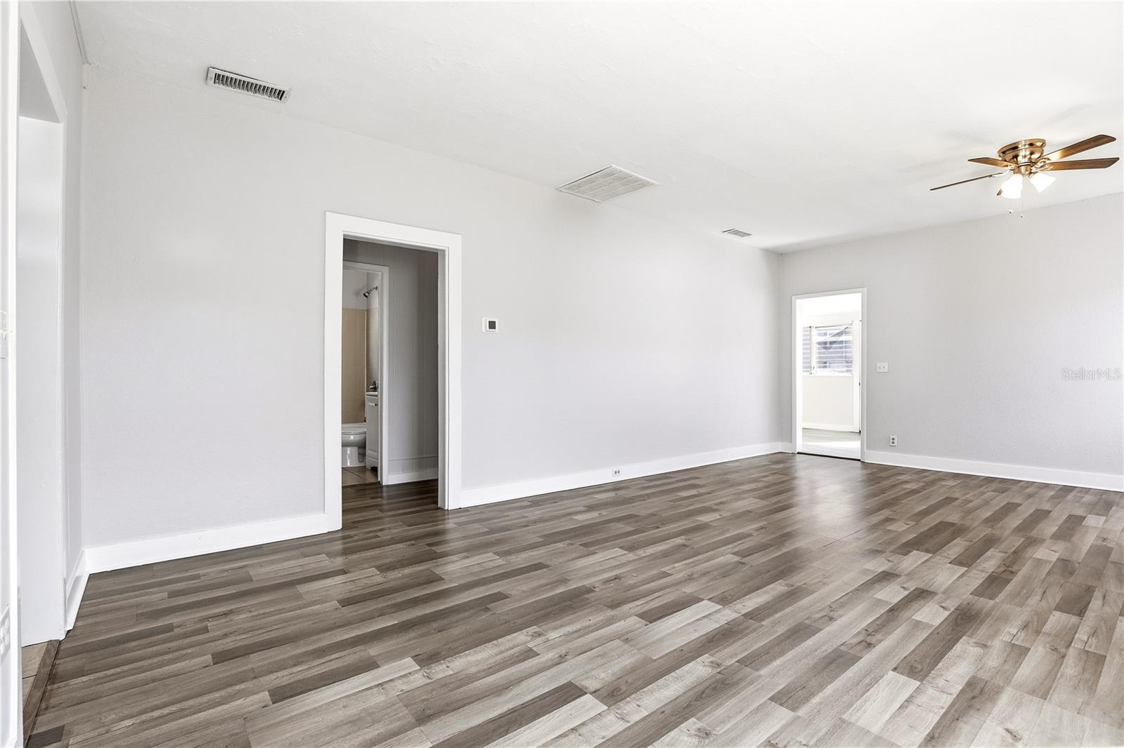 Image 17 of 40 For 918 Shoreview Drive