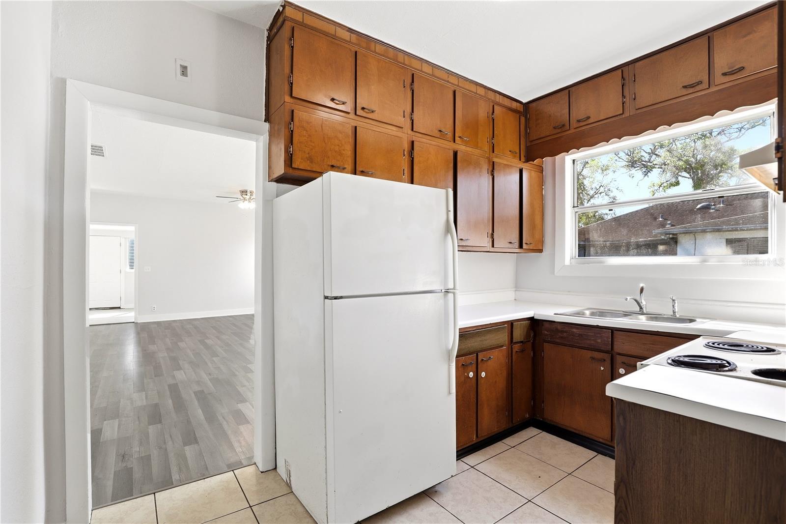 Image 18 of 40 For 918 Shoreview Drive