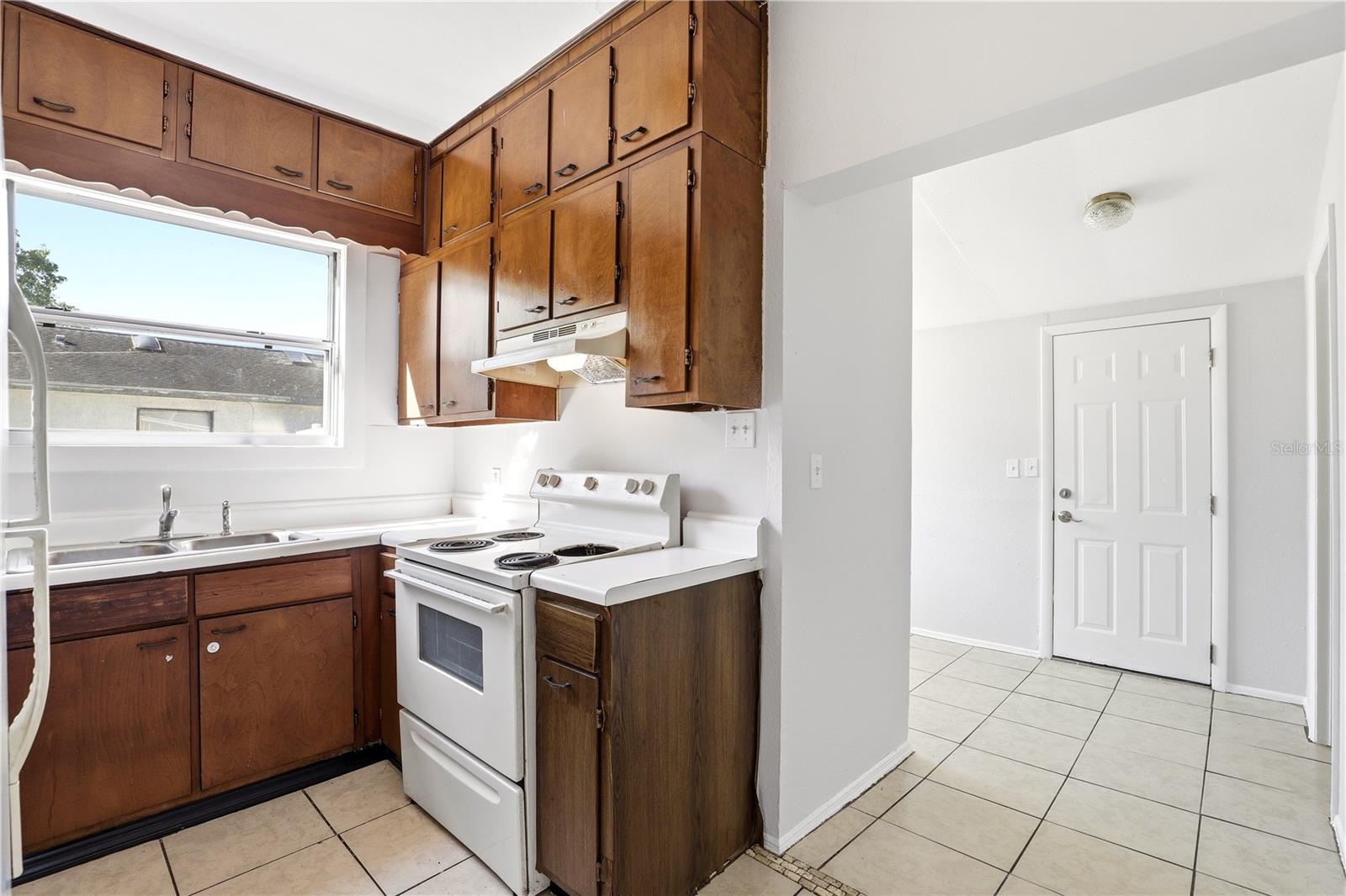 Image 20 of 40 For 918 Shoreview Drive