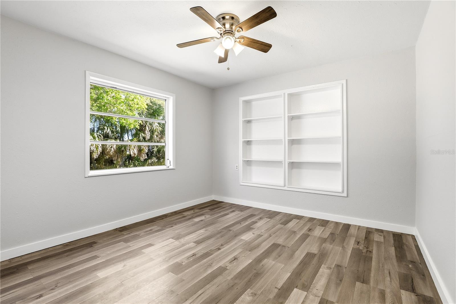 Image 23 of 40 For 918 Shoreview Drive